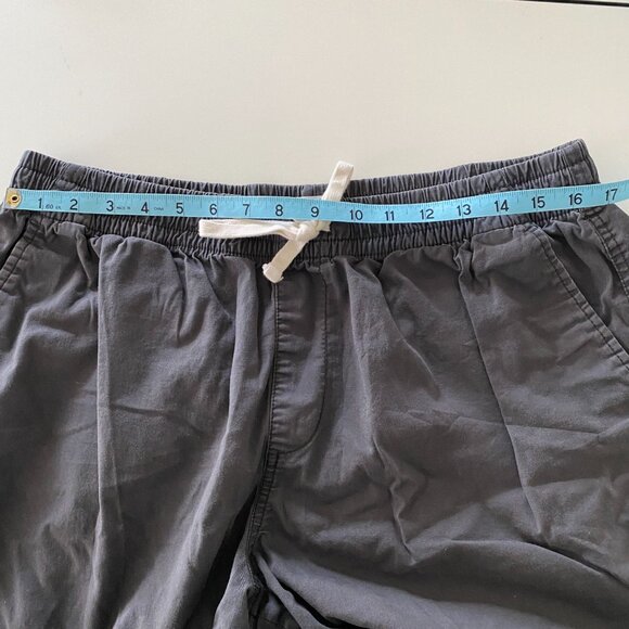 Old Navy Mens shorts - 2 PAIRS size L - Picture 5 of 6
